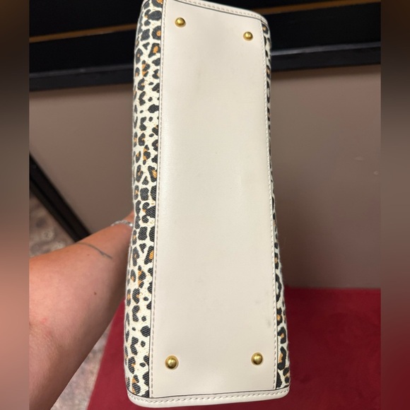 Guess Izzy Satchel in Leopard - Picture 6 of 6